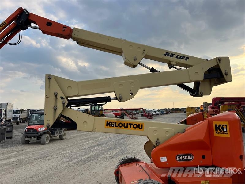 JLG 450AJ Series ll Zglobne podizne platforme