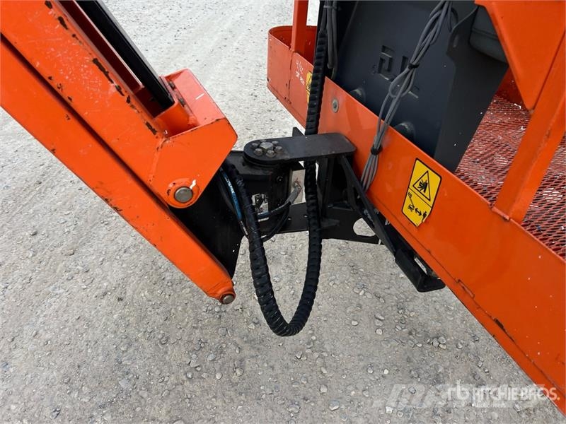 JLG 450AJ Series ll Zglobne podizne platforme