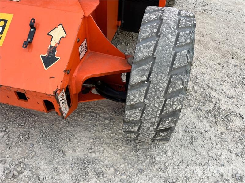 JLG 450AJ Series ll Zglobne podizne platforme