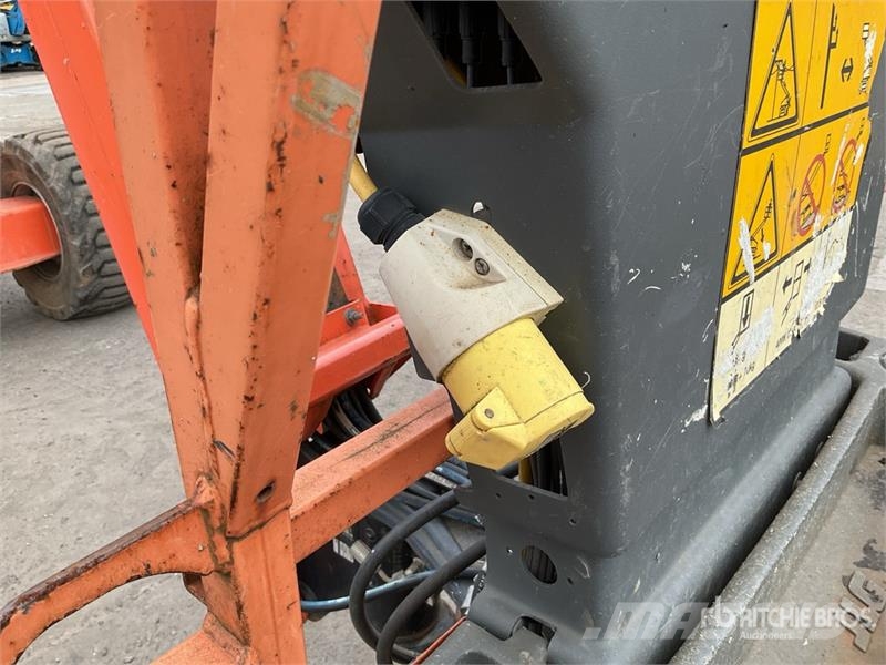 JLG 450AJ Series ll 4WD Diesel Articulating Boom Lift Strēles pacēlāji