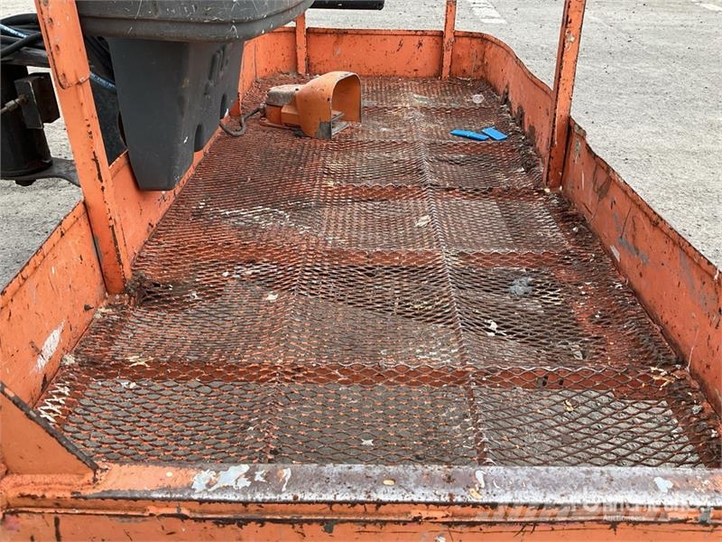 JLG 450AJ Series ll 4WD Diesel Articulating Boom Lift Iseliikuvad poomtõstukid