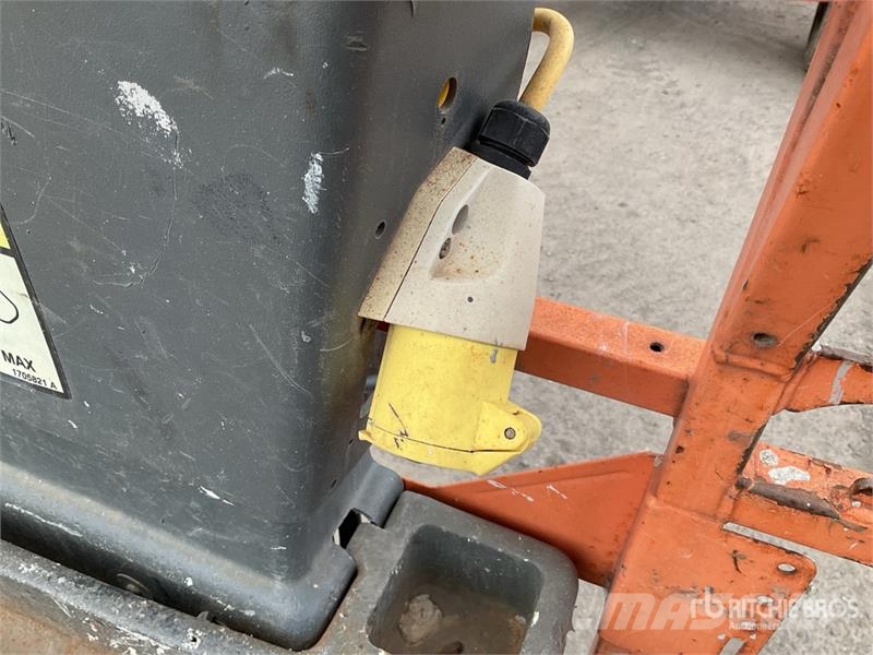 JLG 450AJ Series ll 4WD Diesel Articulating Boom Lift Iseliikuvad poomtõstukid