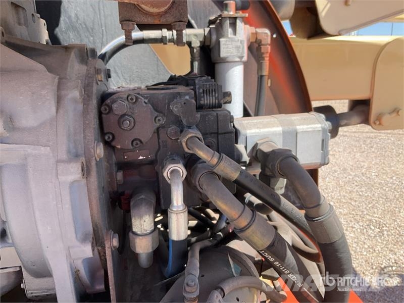 JLG 450AJSII 4WD Diesel Articulating Boom Lift ブームリフト 屈伸型