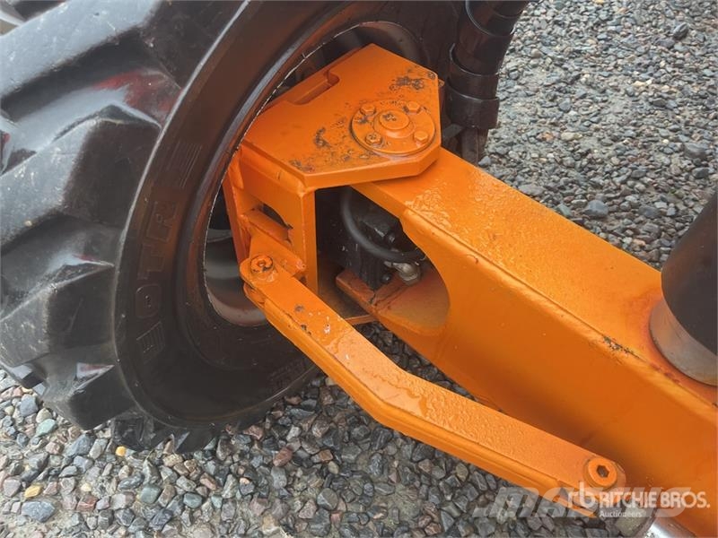JLG 510AJ 4WD Diesel Articulating Boom Lift Iseliikuvad poomtõstukid