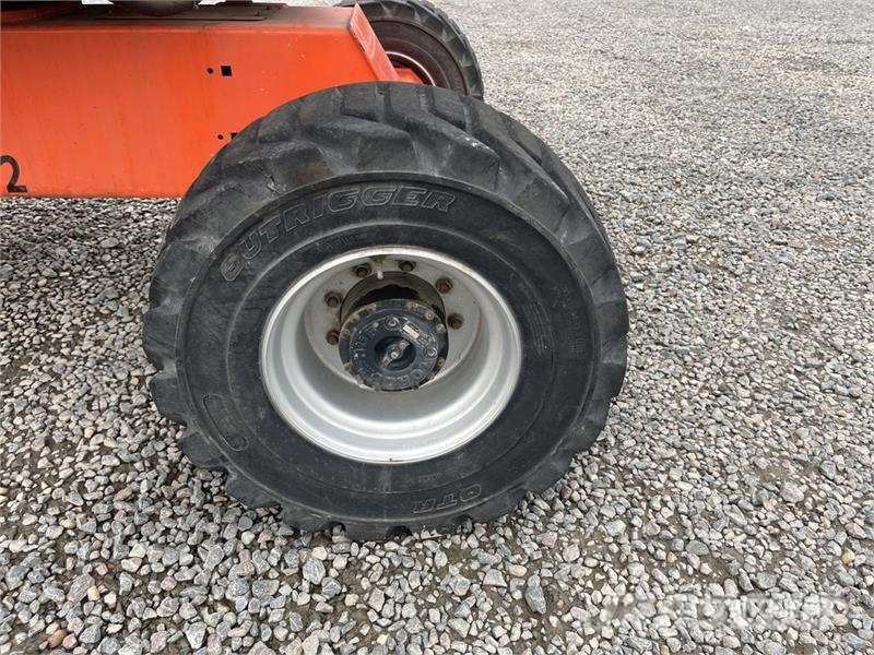 JLG 520AJ 4WD Diesel Articulating Boom Lift Strēles pacēlāji