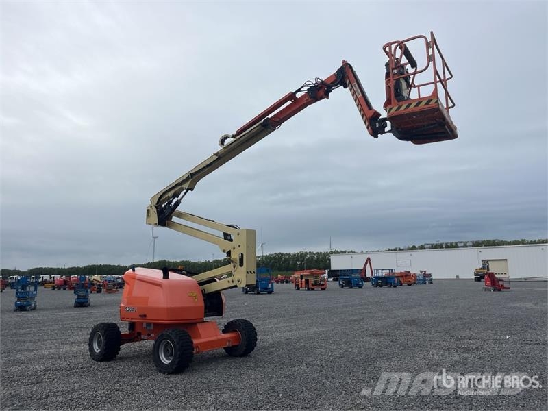 JLG 520AJ 4WD Diesel Articulating Boom Lift Strēles pacēlāji