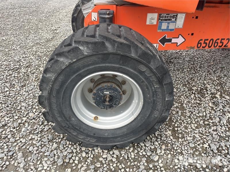 JLG 520AJ 4WD Diesel Articulating Boom Lift Strēles pacēlāji