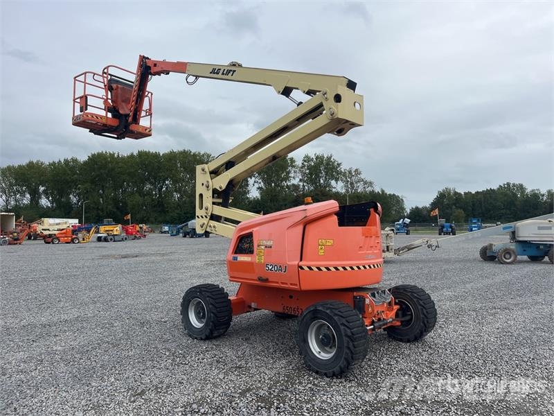 JLG 520AJ 4WD Diesel Articulating Boom Lift Strēles pacēlāji