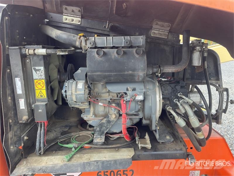 JLG 520AJ 4WD Diesel Articulating Boom Lift Strēles pacēlāji