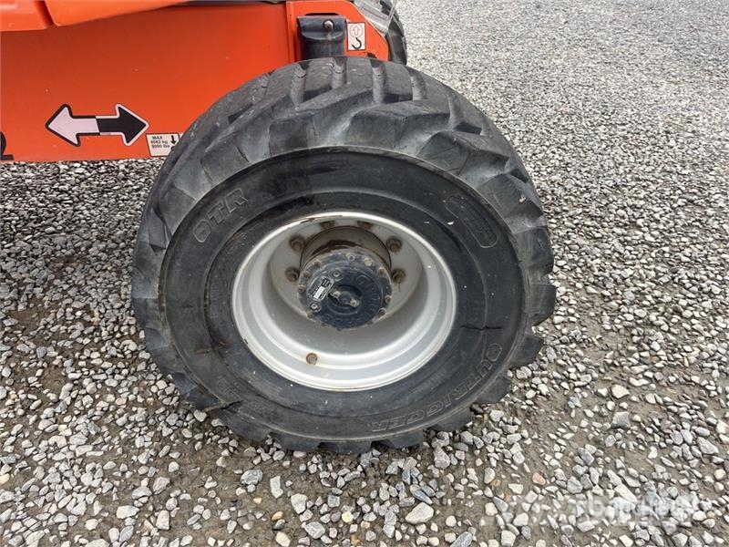 JLG 520AJ 4WD Diesel Articulating Boom Lift Strēles pacēlāji