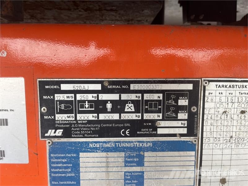 JLG 520AJ 4WD Diesel Articulating Boom Lift Strēles pacēlāji