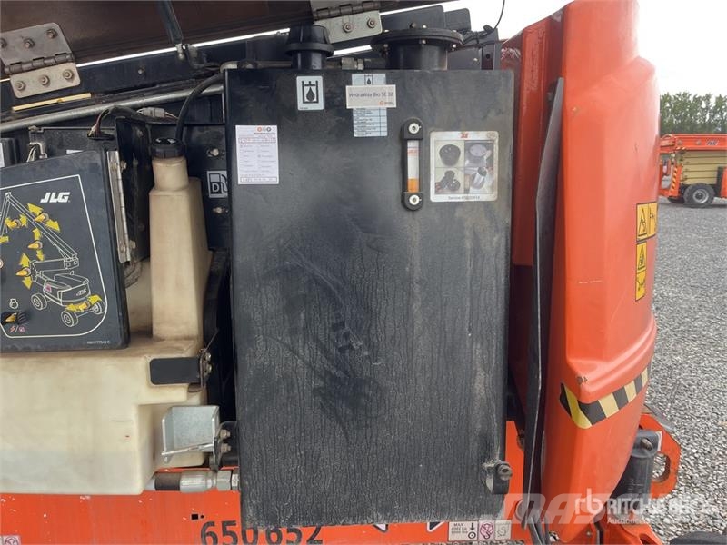 JLG 520AJ 4WD Diesel Articulating Boom Lift Strēles pacēlāji