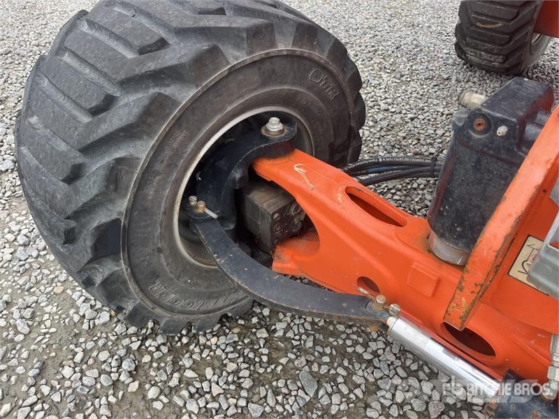 JLG 520AJ 4WD Diesel Articulating Boom Lift Strēles pacēlāji