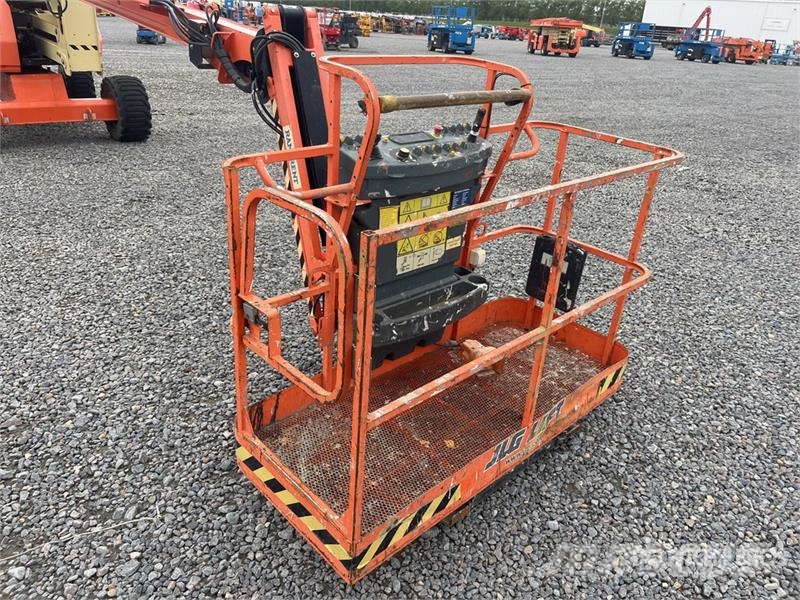 JLG 520AJ 4WD Diesel Articulating Boom Lift Strēles pacēlāji