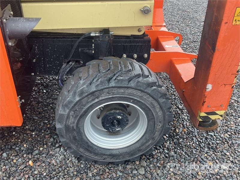 JLG 530LRT 4x4 Diesel Scissor Lift Käärtõstukid