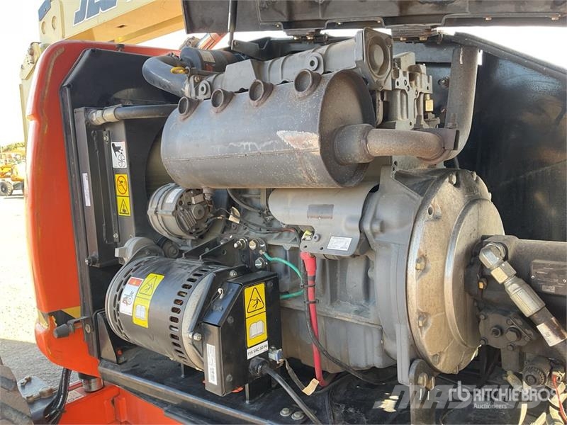 JLG 600AJ 4WD Diesel Articulating Boom Lift Articulated boom lifts