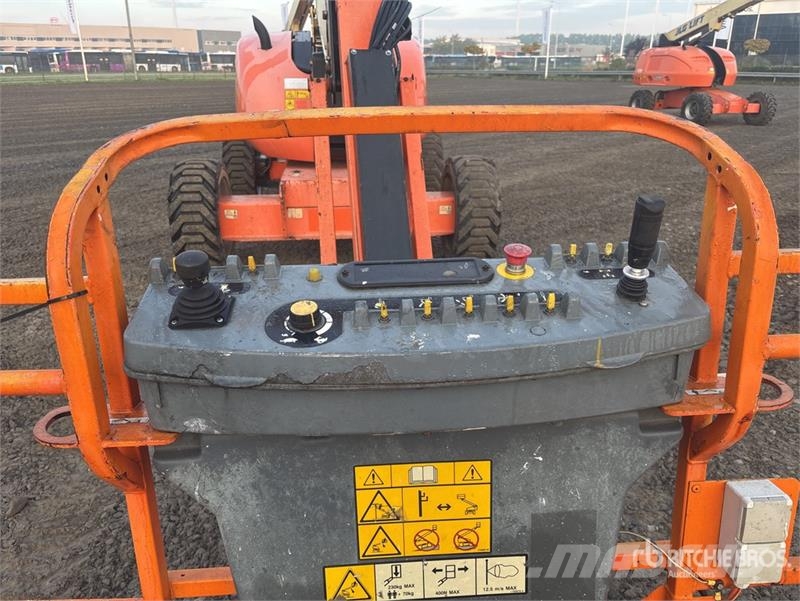 JLG 600AJ 4WD Diesel Articulating Boom Lift رافعات سلة مفصلية