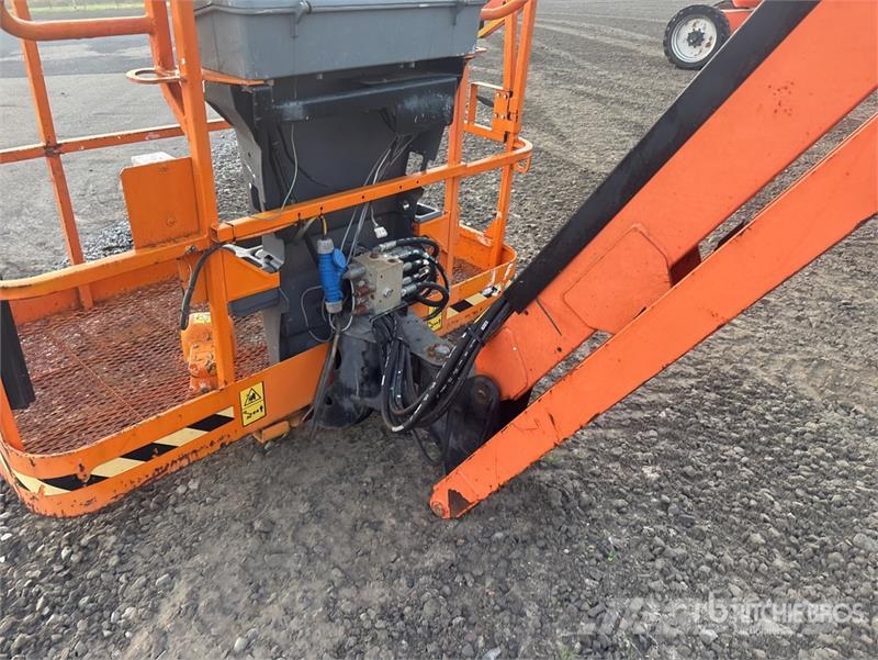 JLG 600AJ 4WD Diesel Articulating Boom Lift رافعات سلة مفصلية