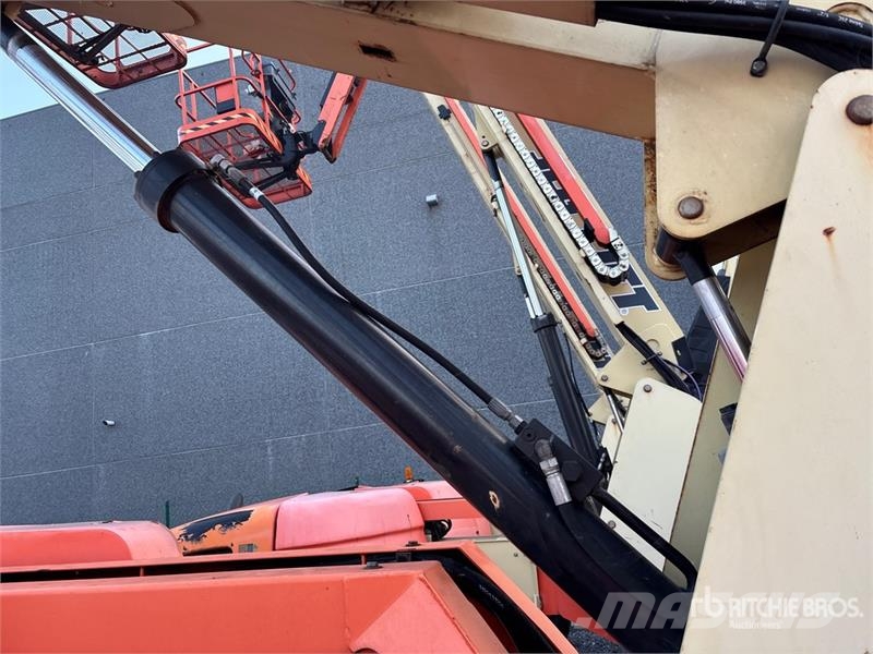 JLG 600AJ 4WD Diesel Articulating Boom Lift Knikarmhoogwerkers