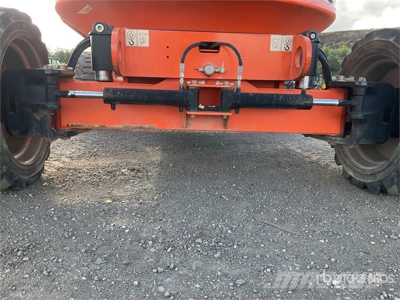 JLG 600AJ 4WD Diesel Articulating Boom Lift Articulated boom lifts