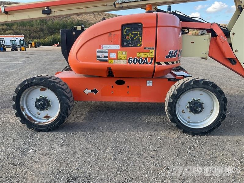 JLG 600AJ 4WD Diesel Articulating Boom Lift Articulated boom lifts