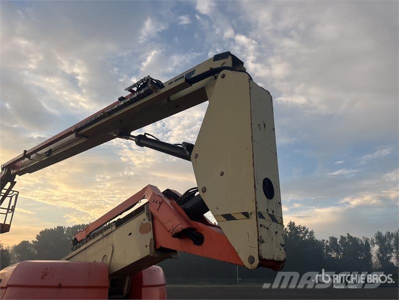 JLG 600AJ 4WD Diesel Articulating Boom Lift Knikarmhoogwerkers