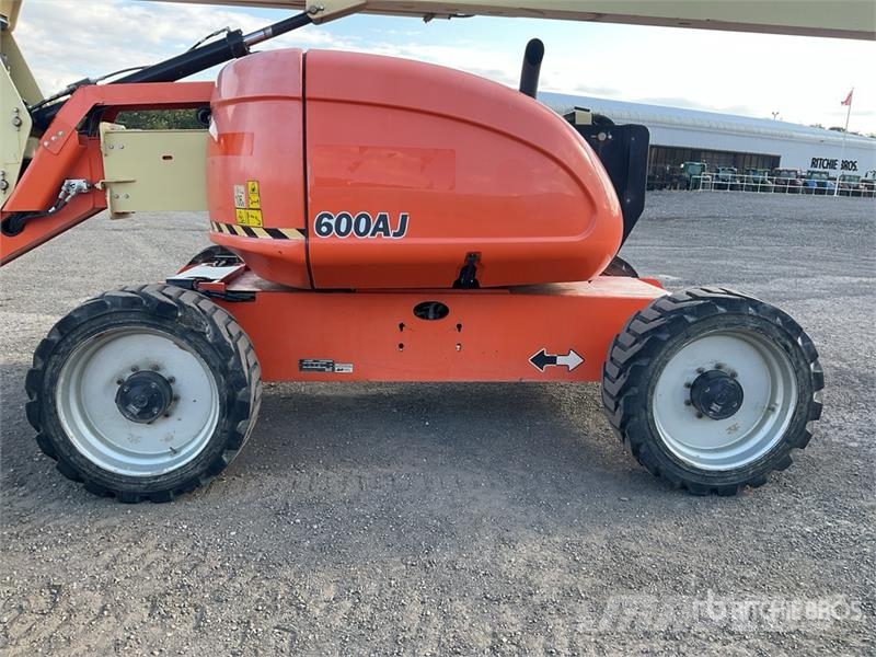 JLG 600AJ 4WD Diesel Articulating Boom Lift Articulated boom lifts