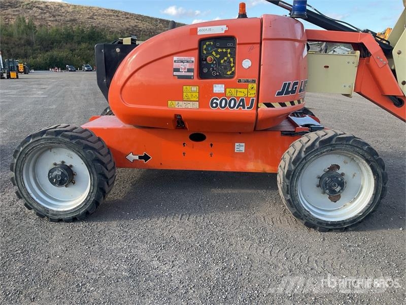 JLG 600AJ 4WD Diesel Articulating Boom Lift Articulated boom lifts