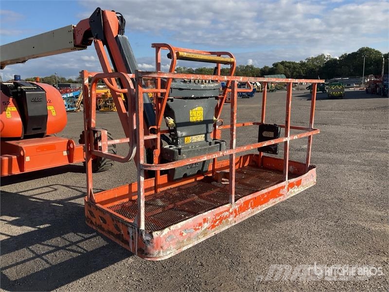 JLG 600AJ 4WD Diesel Articulating Boom Lift Articulated boom lifts