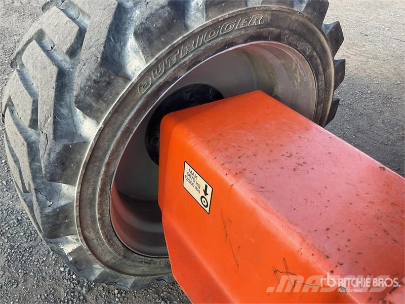 JLG 600AJ 4WD Diesel Articulating Boom Lift Articulated boom lifts