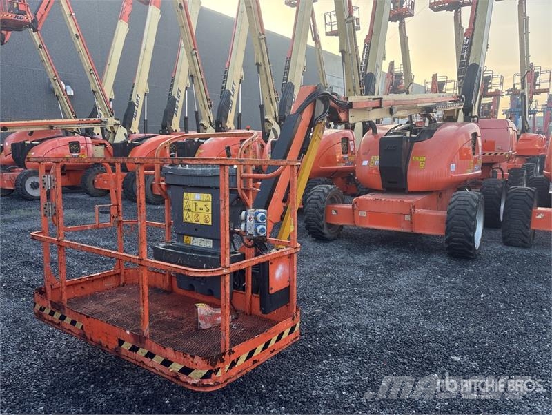 JLG 600AJ 4WD Diesel Articulating Boom Lift Knikarmhoogwerkers