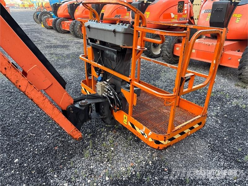 JLG 600AJ 4WD Diesel Articulating Boom Lift Knikarmhoogwerkers