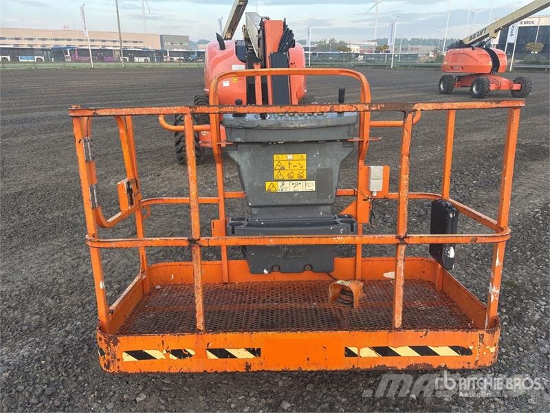 JLG 600AJ 4WD Diesel Articulating Boom Lift رافعات سلة مفصلية