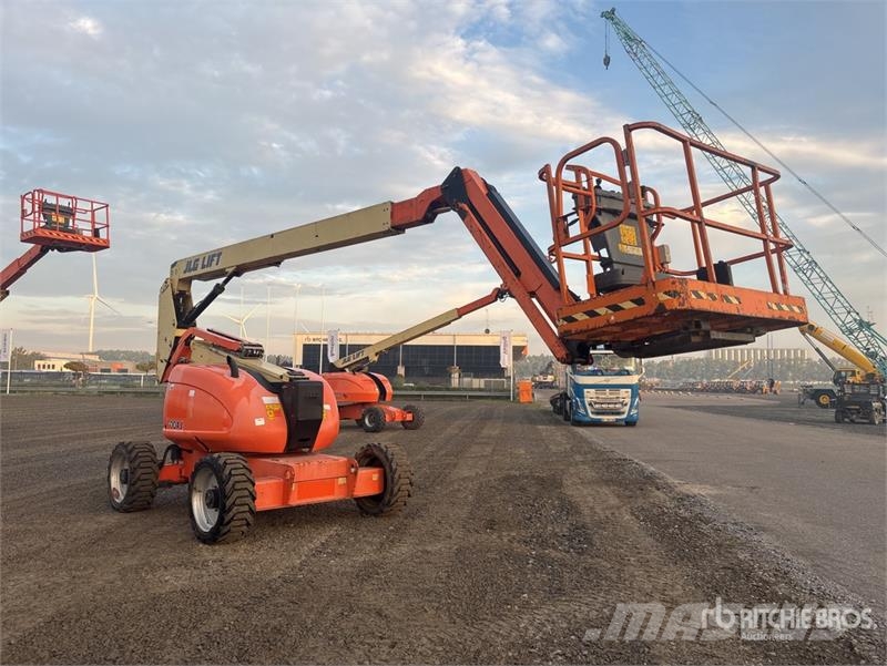 JLG 600AJ 4WD Diesel Articulating Boom Lift رافعات سلة مفصلية
