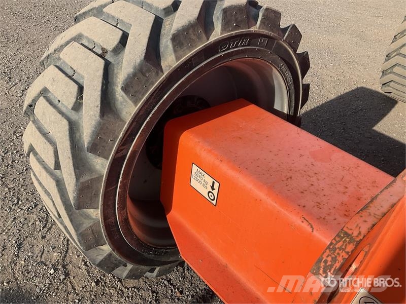 JLG 600AJ 4WD Diesel Articulating Boom Lift Articulated boom lifts