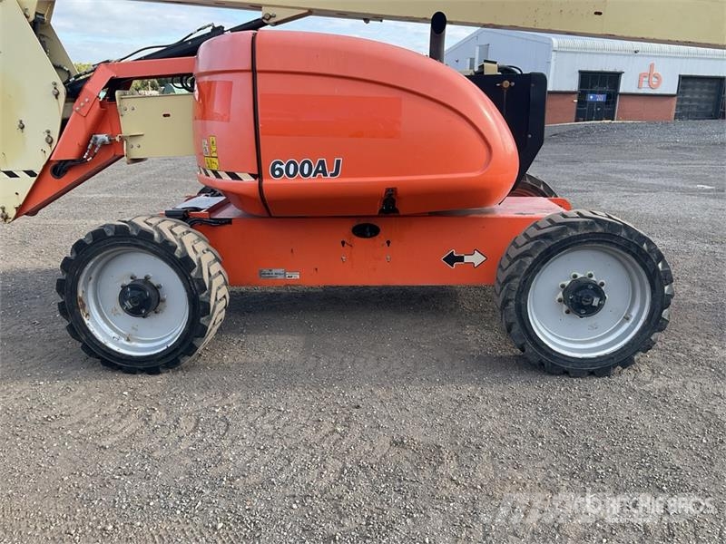 JLG 600AJ 4WD Diesel Articulating Boom Lift Articulated boom lifts