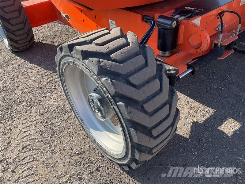 JLG 600AJ 4WD Diesel Articulating Boom Lift Articulated boom lifts