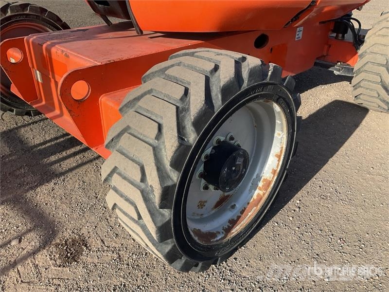 JLG 600AJ 4WD Diesel Articulating Boom Lift Articulated boom lifts