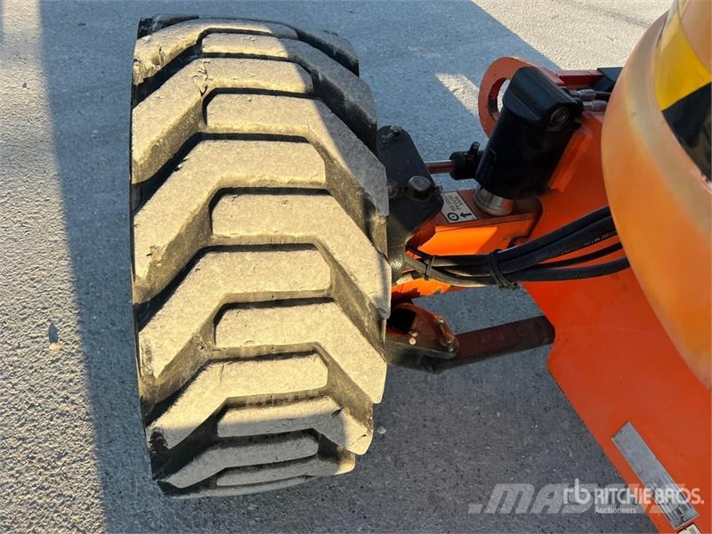 JLG 600AJ Diesel Articulating Boom Lift Karos emelők