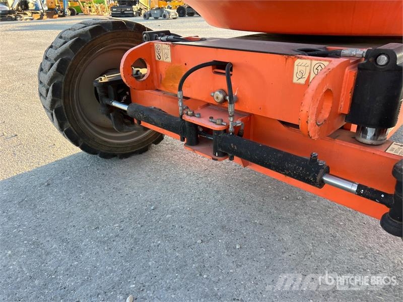 JLG 600AJ Diesel Articulating Boom Lift Karos emelők