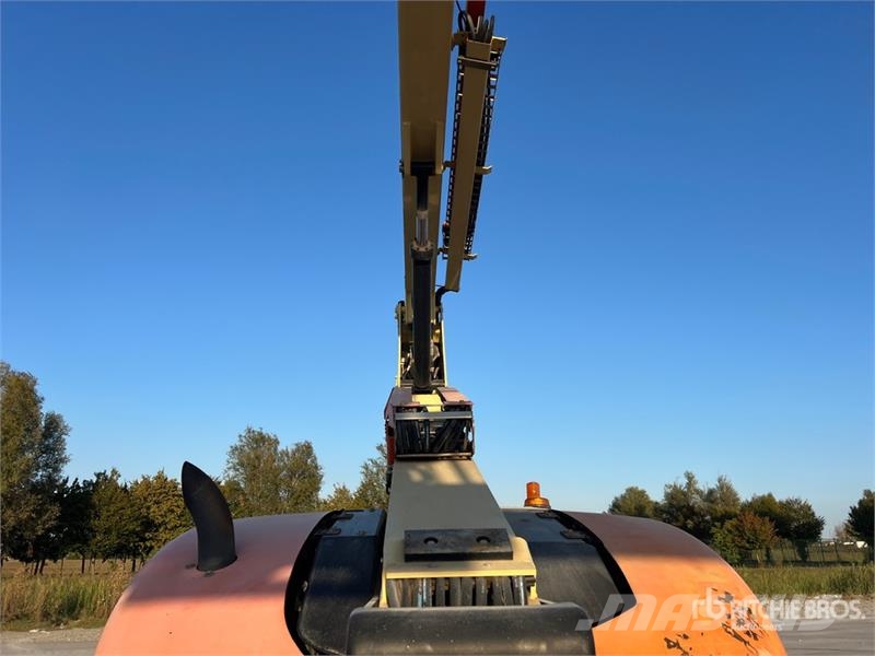 JLG 600AJ Diesel Articulating Boom Lift Karos emelők