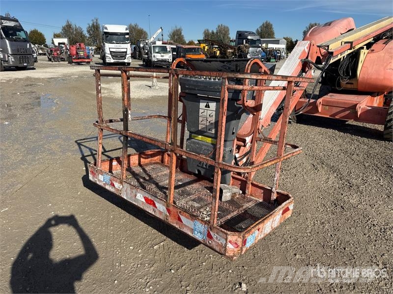 JLG 600AJ Diesel Articulating Boom Lift Zglobne podizne platforme