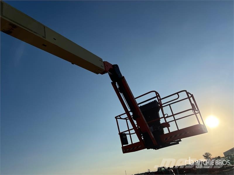 JLG 600AJ Diesel Articulating Boom Lift Karos emelők