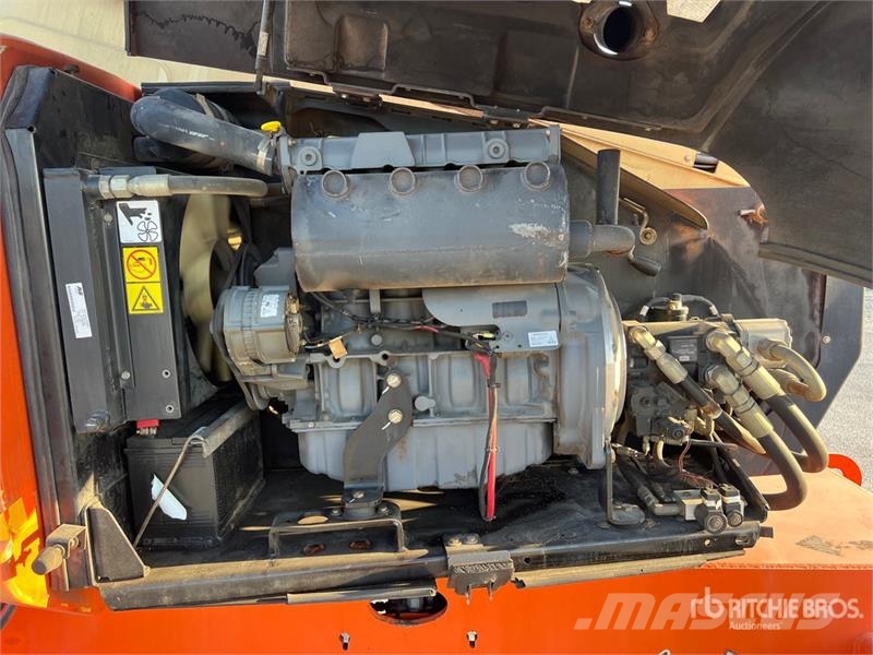 JLG 600AJ Diesel Articulating Boom Lift Karos emelők