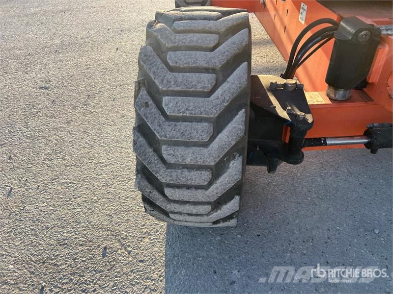 JLG 600AJ Diesel Articulating Boom Lift Karos emelők