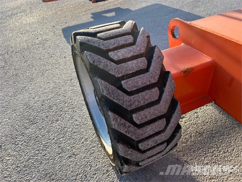 JLG 600AJ Diesel Articulating Boom Lift Karos emelők
