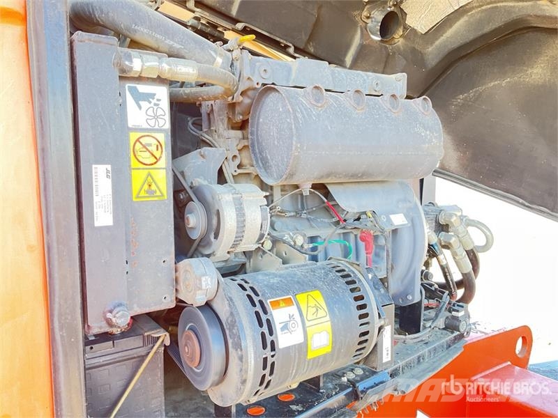 JLG 600AJS 4WD Diesel Articulating Boom Lift Articulated boom lifts