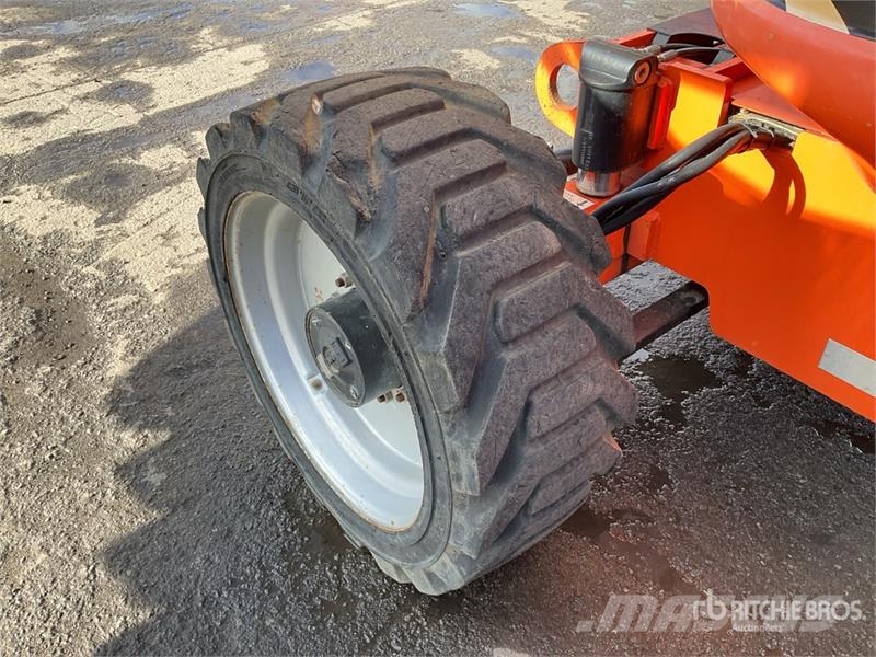 JLG 600AJS 4WD Diesel Articulating Boom Lift Articulated boom lifts