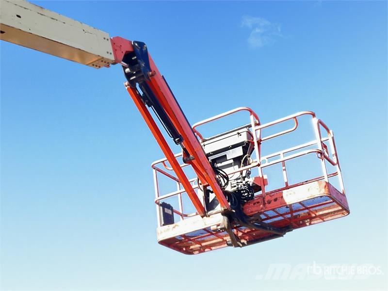 JLG 600AJS 4WD Diesel Articulating Boom Lift Articulated boom lifts