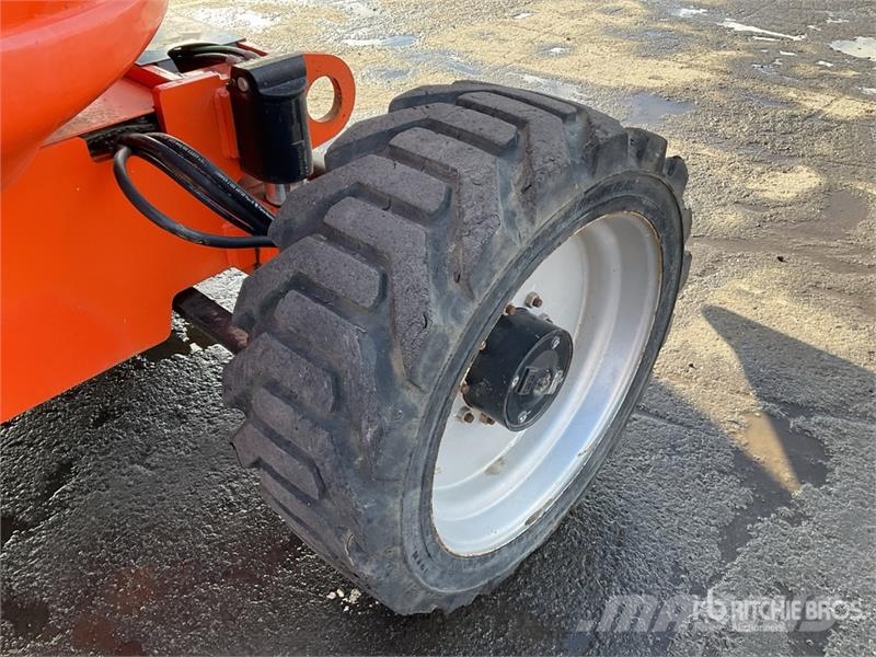 JLG 600AJS 4WD Diesel Articulating Boom Lift Articulated boom lifts